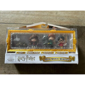 Wizarding World Harry Potter Micro Magical Moments Scene Gift Set with Exclus...